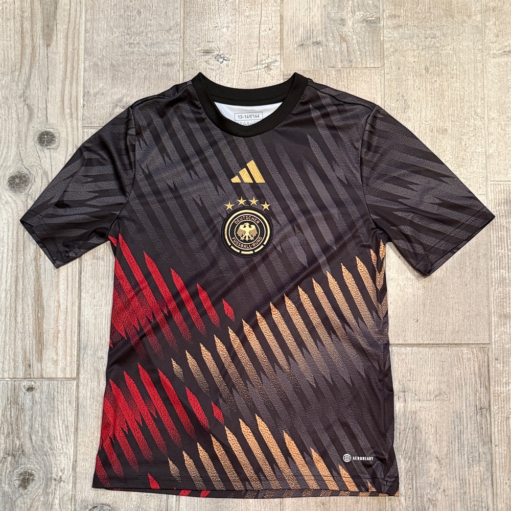 Youth large Deutscher fussball-bund jersey in great condition.